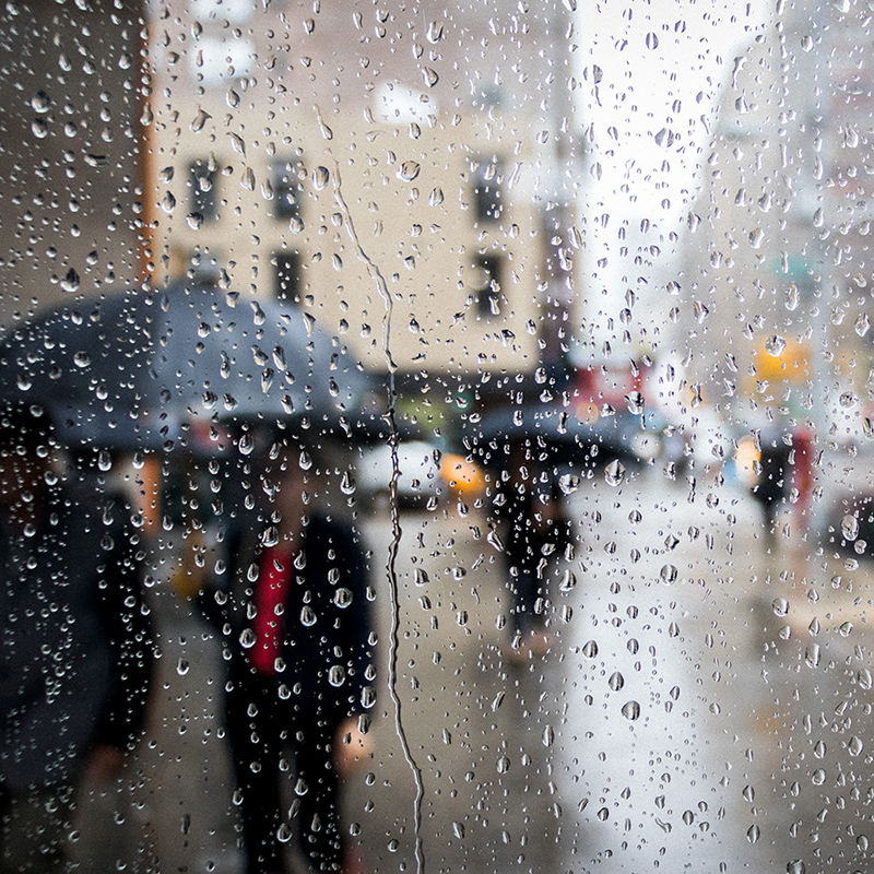 Rainy street in NYC - therapist for depression in Manhattan